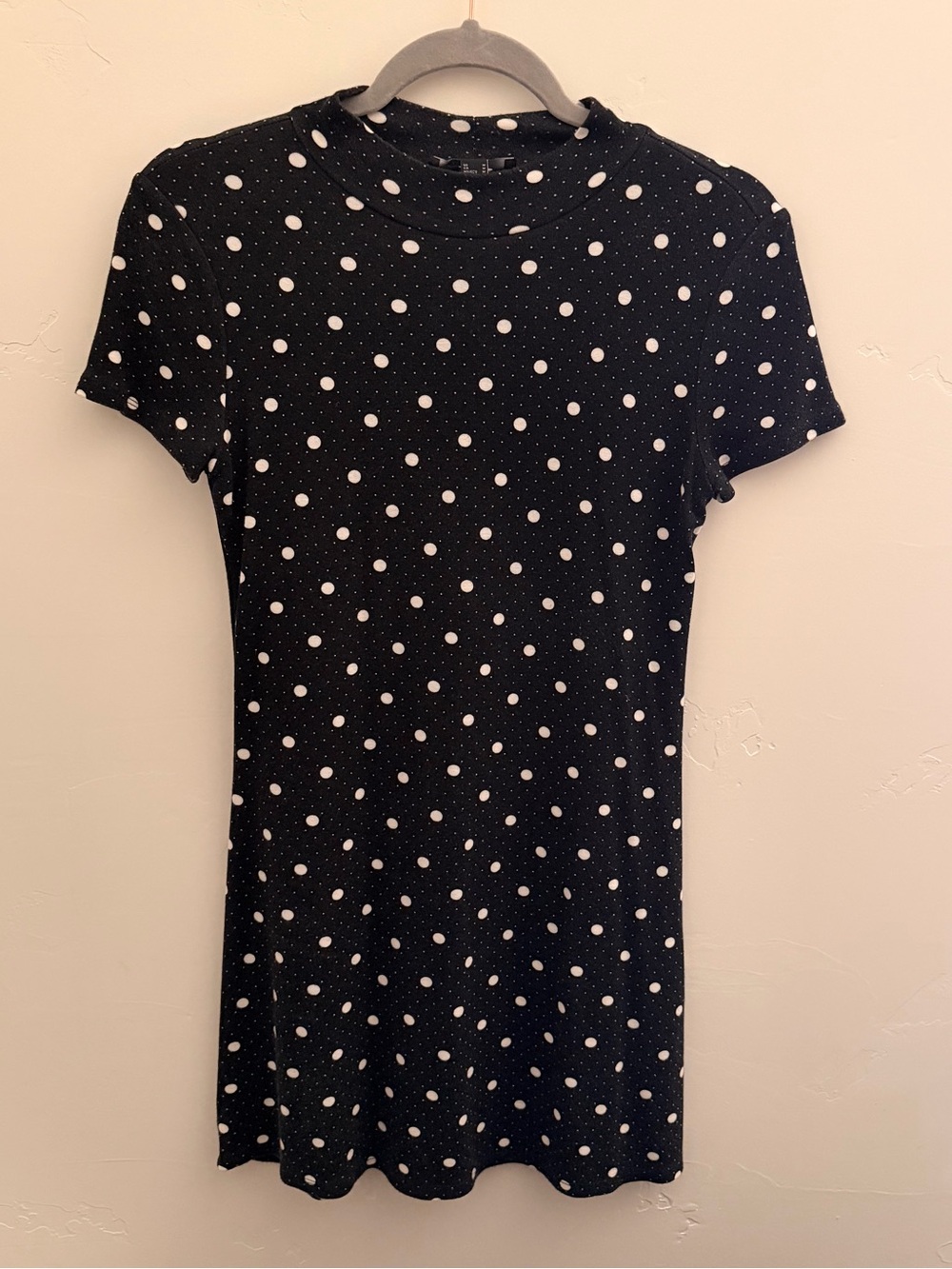 Forever 21 Black and White Polka Dot Short Sleeve Dress